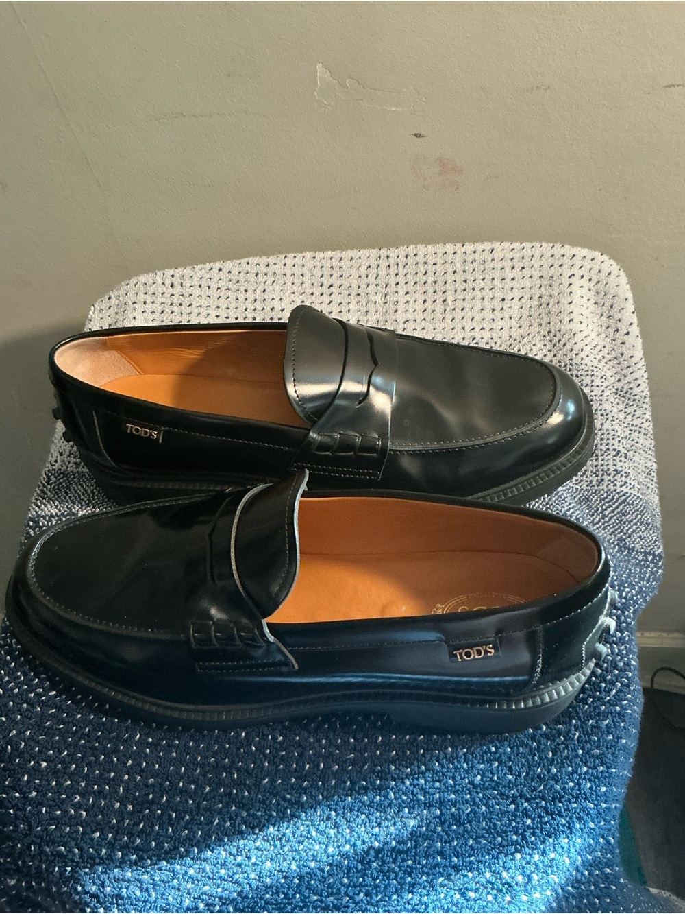 Tod's Black Leather Slip-On Penny Loafers with Tan Interior